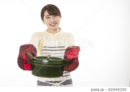 女性　調理　イメージ 62046295