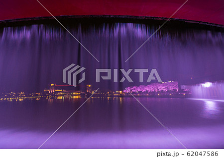 桜と富岩運河環水公園 62047586