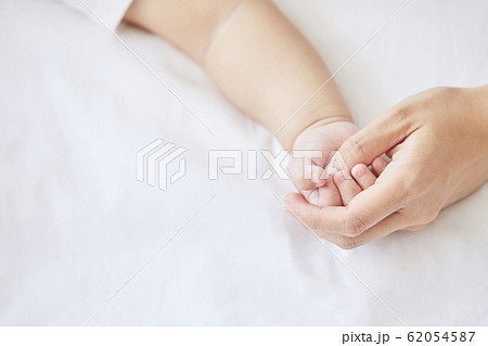 赤ちゃんと母親 赤ちゃんと母親 62054587