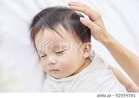 赤ちゃんと母親 赤ちゃんと母親 62054591