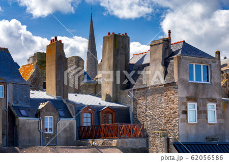 Saint Malo. Houses in the old town. 62056586