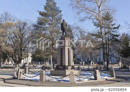 Monument to Lenin at the Revolution Square in city Vologda, Russia 62056894
