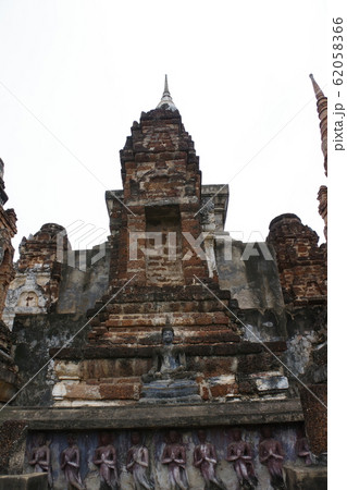 タイ　世界遺産スコータイ歴史公園 62058366