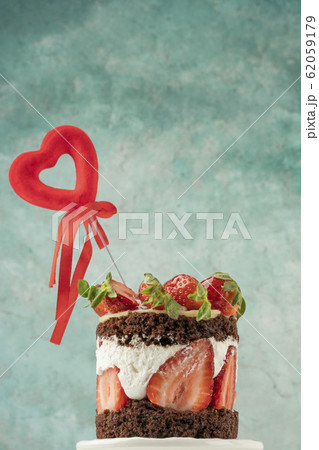 chocolate and strawberry cake decorated with heart 62059179