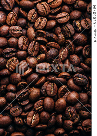 Fresh roasted coffee beans 62060794
