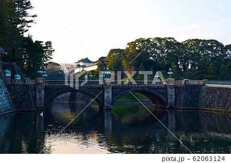 皇居 正門石橋 伏見櫓 (二重橋) 皇居 正門石橋 伏見櫓 (二重橋) 62063124