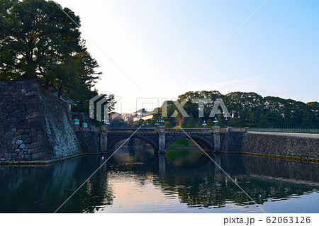皇居 正門石橋 伏見櫓 (二重橋) 皇居 正門石橋 伏見櫓 (二重橋) 62063126