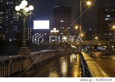 大阪中之島・雨に濡れる難波橋 大阪中之島・雨に濡れる難波橋 62063439