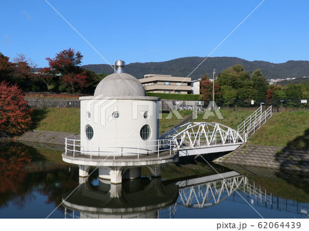 西宮市　ニテコ池のポンプ棟 62064439