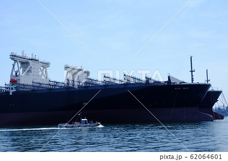 JMU呉工場で引き渡しを待つ貨物船 62064601