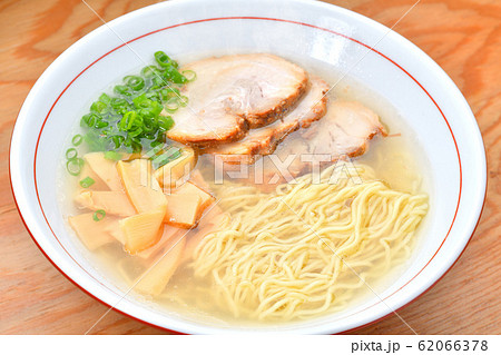 注意）湯気はレタッチ合成です。塩ラーメン、しおラーメン、ラーメンのイメージ。 62066378