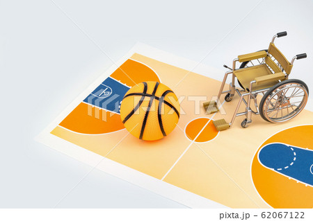 車椅子バスケットボールイメージ パラリンピックの写真素材