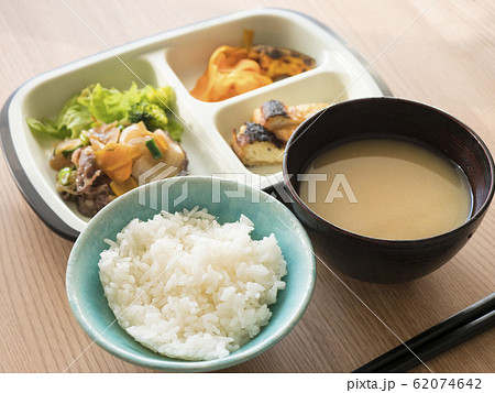 老人・シニアが食べやすいワンプレート介護食【介護用弁当】朝食昼食夕食の食事イメージ 老人・シニアが食べやすいワンプレート介護食【介護用弁当】朝食昼食夕食の食事イメージ 62074642