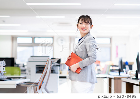 ビジネスウーマン　 62078498