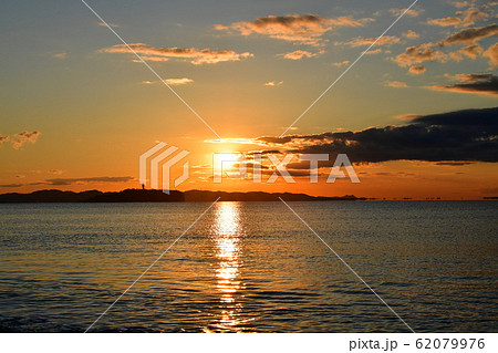朝焼け　湘南暮らし 62079976