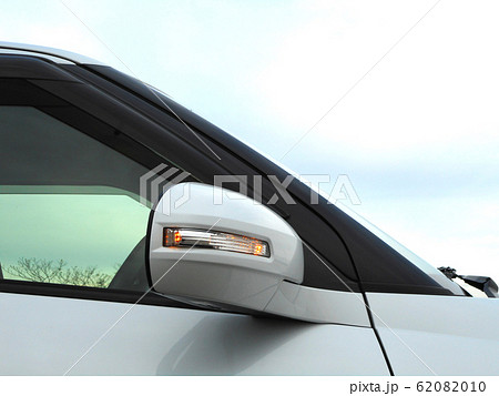 ウィンカー付きドアミラー 62082010