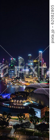シンガポール中心地・夜景　縦構図 62082805