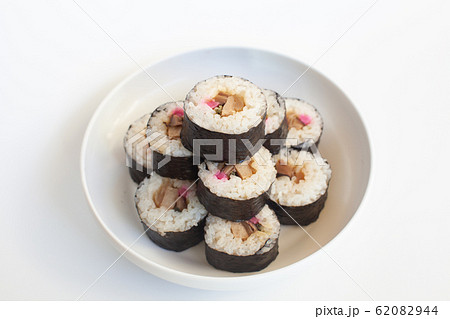 キビ砂糖を使った素朴な巻き寿司 キビ砂糖を使った素朴な巻き寿司 62082944