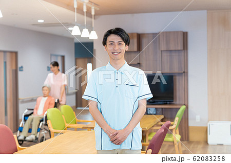 介護士、ケアホーム 62083258