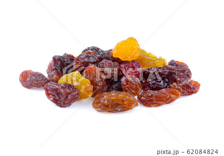 Raisins isolated on white background 62084824