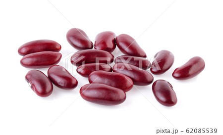 red beans isolated on the white background. 62085539