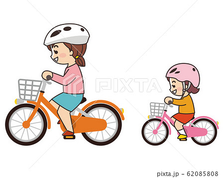 自転車に乗っている親子 サイクリングのイラスト素材