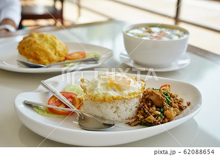 Thai Food, Phad Gaprao（タイ料理、ガパオライス） 62088654