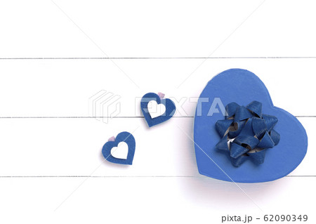 Valentines Day composition. Heart, gift on white 62090349