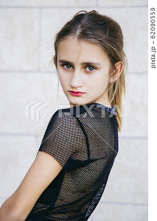Teen girl fashion model 62090559