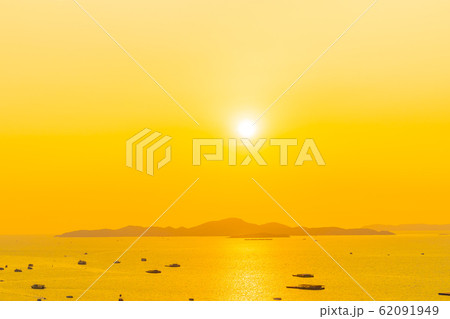 Beautiful landscape of sea ocean around Pattaya city in Thailand at sunset time 62091949