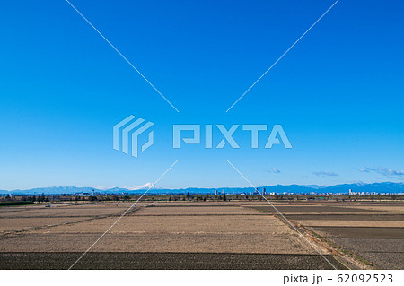 　大久保浄水場付近からの富士山　埼玉県さいたま市 62092523