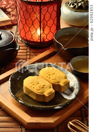 Lantern-shaped cookies 62092855