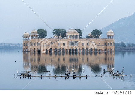 jal mahal at dusk 62093744