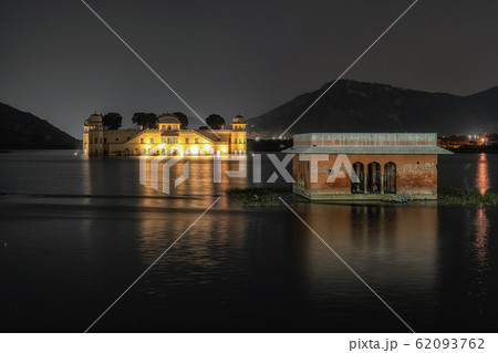 jal mahal at night jal mahal at night 62093762