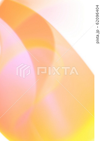 オレンジ色・黄色系の抽象的背景素材ーゆるやかなライン 62096404