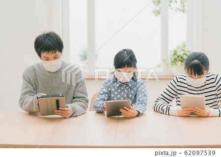 マスク 子供 タブレット 日本人 マスク 子供 タブレット 日本人 62097539