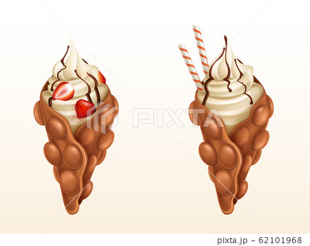 Bubble waffles with strawberry and caramel Bubble waffles with strawberry and caramel 62101968
