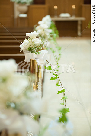 チャペルの装花 結婚式場 挙式の写真素材