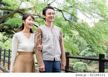 夫婦　カップル 62106131