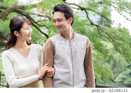 夫婦 カップル 夫婦 カップル 62106135