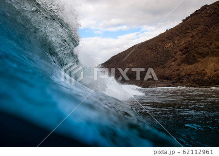 perfect wave in the atlantic ocean, fuerteventura perfect wave in the atlantic ocean, fuerteventura 62112961