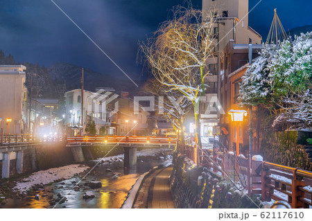 雪景色の湯村温泉 夜景 雪景色の湯村温泉 夜景 62117610