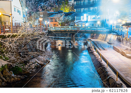 雪景色の湯村温泉 夜景 雪景色の湯村温泉 夜景 62117626