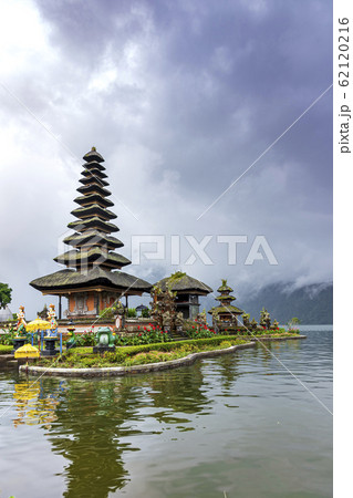 Pura Ulun Danu Bratan temple in Bratan lake, is Pura Ulun Danu Bratan temple in Bratan lake, is 62120216