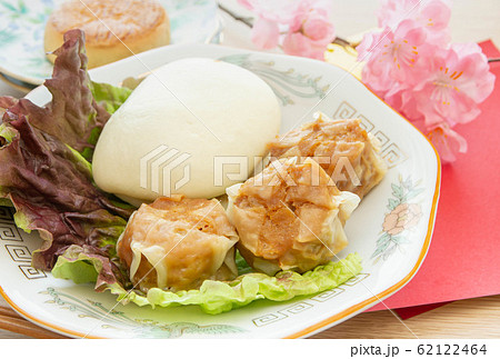 角煮まんとシュウマイ 角煮まんとシュウマイ 62122464