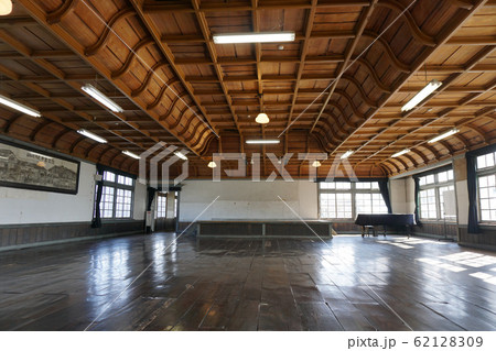 旧遷喬尋常小学校校舎（講堂）：岡山県真庭市（旧真庭郡久世 62128309