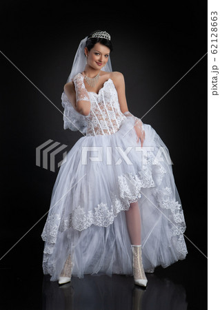 Young Bride 62128663