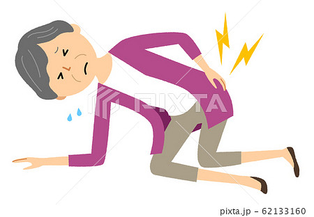シニア女性　腰痛 62133160
