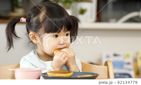子供　おやつ 62134779