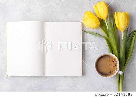 Notepad coffee and flowers 62141595